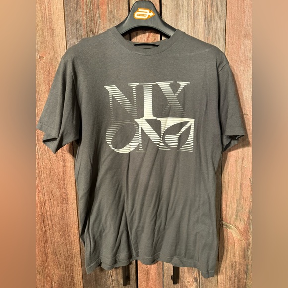 Nixon Watches Graphic T-Shirt NWOT Mens Size Medium Gray - Picture 1 of 6